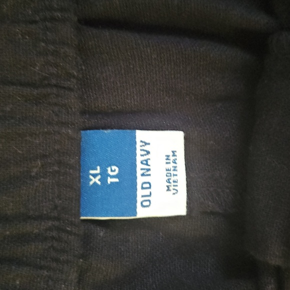 Old Navy Black Bermuda Shorts Casual Style Xl - Picture 2 of 4